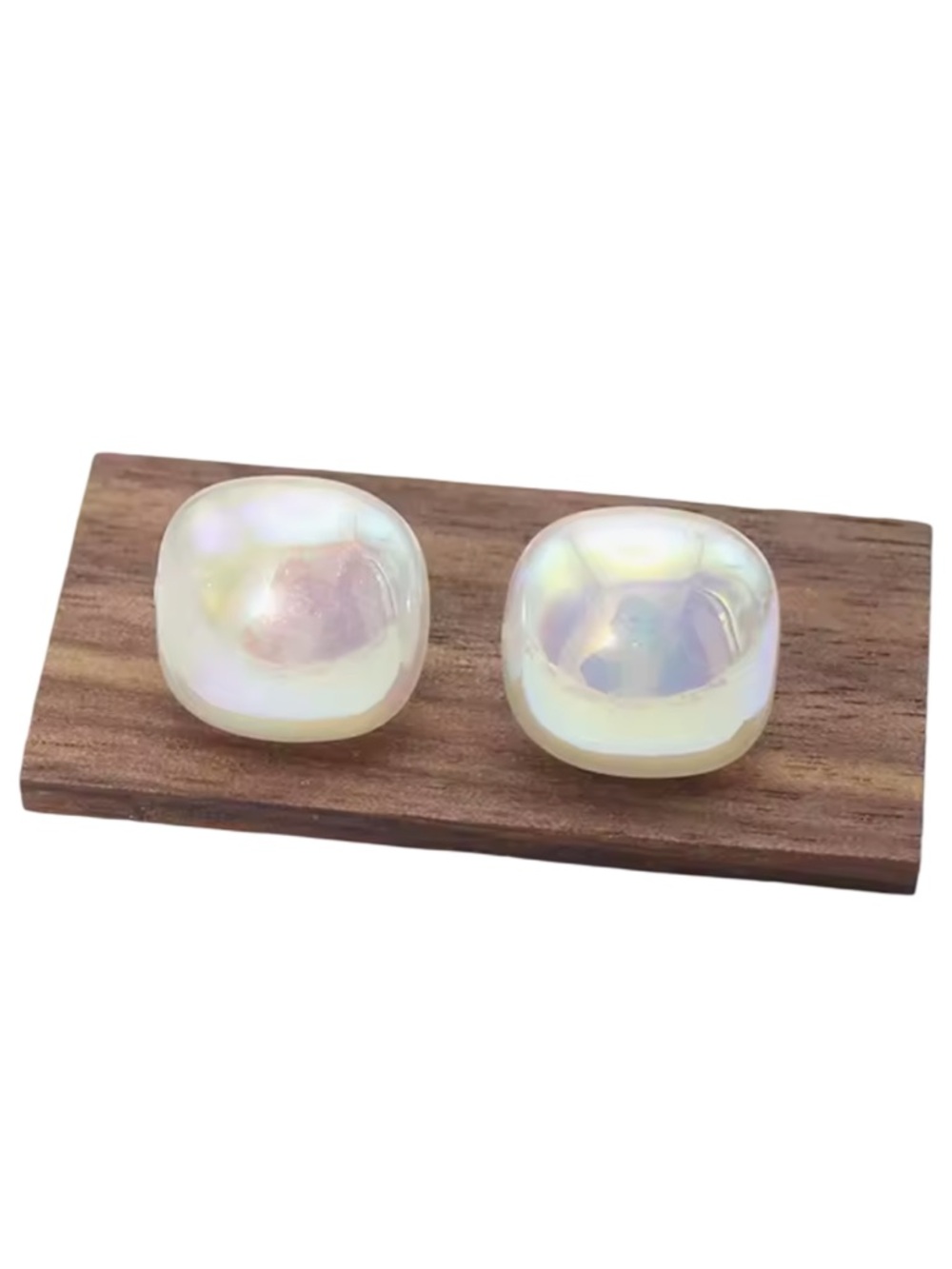 🕊️Iridescent Gradient Faux Pearl Stud Earrings